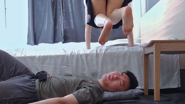 图片[17]_【红颜榜】航儿jk重度跳踩虐脸出血近距离喂食脚趾甲_HD绳艺资源