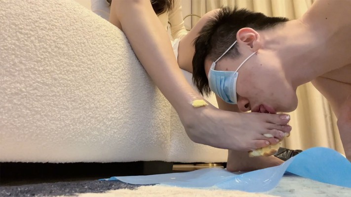 图片[7]_【瞳理心】亦瞳白袜踹脸踩食物喂食口水脚深喉舌头刷脚底_HD绳艺资源