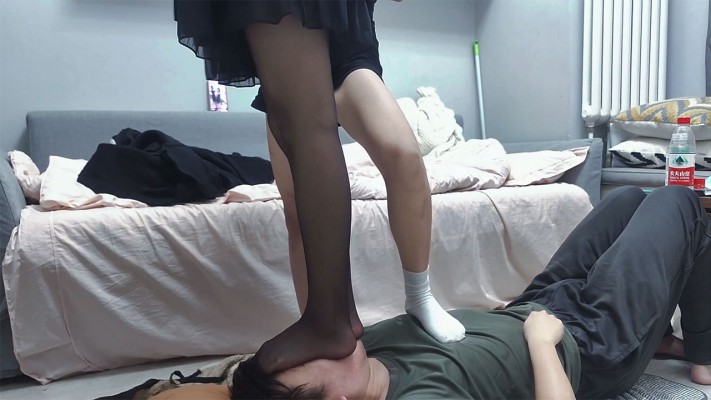 图片[5]_【红颜榜】术术白茶双人全体重踩脸重度脚耳光_HD绳艺资源