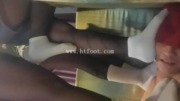 图片[1]_6人白棉袜群体踩踏_HD绳艺资源