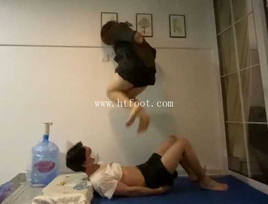 高一体育生小离酱重量级狠虐_HD绳艺资源