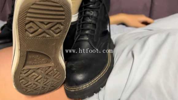 图片[1]_【猫猫大人】三人群踩瘦毯子_HD绳艺资源