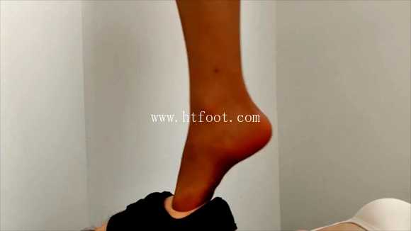 图片[1]_冷凝爆踩女M_HD绳艺资源