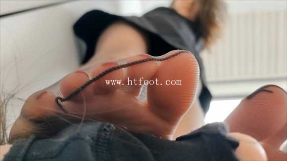 图片[1]_冷凝爆踩女M_HD绳艺资源