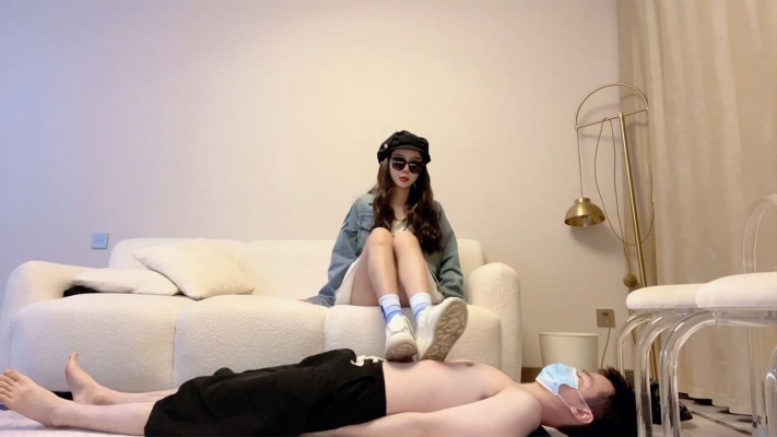 图片[4]_【瞳理心】亦瞳全体重蹲踩脸棉袜踩脖子_HD绳艺资源