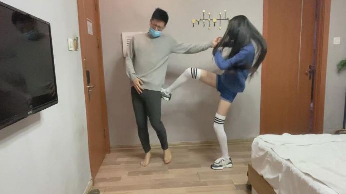 图片[10]_诗曼 活力美女房主超狠踢裆小男生_HD绳艺资源