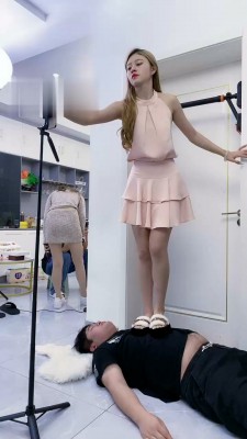 图片[2]_银儿】双S-空军一号凉拖踩踏/耳光/插嘴坐_HD绳艺资源