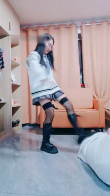 图片[4]_【依然】狂抽耳光/转胯藤条抽/长靴全体重踩踏【完整版】_HD绳艺资源