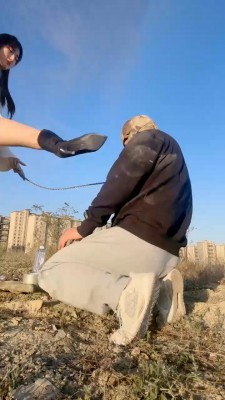 【思诺】长靴户外虐-骑马/碾压狗头/喂口水/踩踏舔泥巴脏鞋_HD绳艺资源