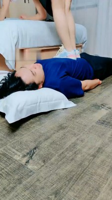 图片[5]_【萌宝儿】鞋绑狗脸/黑丝全体重踩踏_HD绳艺资源