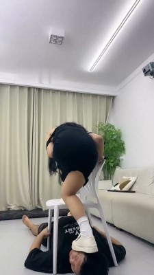 图片[2]_【伊诺】白鞋白袜气味羞辱/踩踏/臀部诱惑_HD绳艺资源