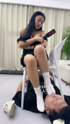 图片[9]_【伊诺】白鞋白袜气味羞辱/踩踏/臀部诱惑_HD绳艺资源