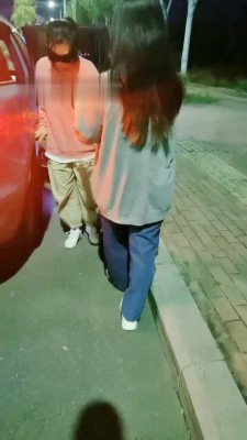 【小羊】户外车内开发闺蜜做狗_HD绳艺资源