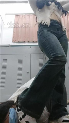 图片[1]_【爱可呀】教室开发素人S-母畜-跪舔多人多双脏鞋 bf34999_HD绳艺资源