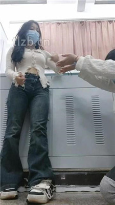 图片[1]_【爱可呀】教室开发素人S-母畜-跪舔多人多双脏鞋 bf34999_HD绳艺资源