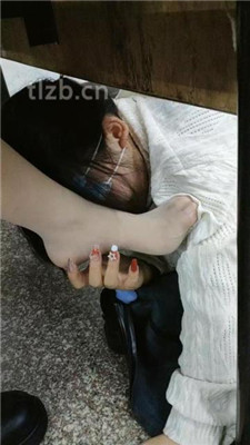 图片[1]_【爱可呀】教室开发素人S-母畜-跪舔多人多双脏鞋 bf34999_HD绳艺资源