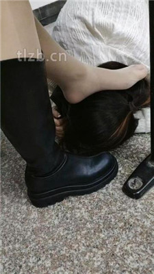 图片[1]_【爱可呀】教室开发素人S-母畜-跪舔多人多双脏鞋 bf34999_HD绳艺资源