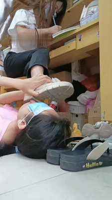 图片[1]_【爱可呀】带学姐去素人寝室伺候/跪拜清理各种鞋 bf32927_HD绳艺资源