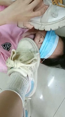 图片[1]_【爱可呀】带学姐去素人寝室伺候/跪拜清理各种鞋 bf32927_HD绳艺资源