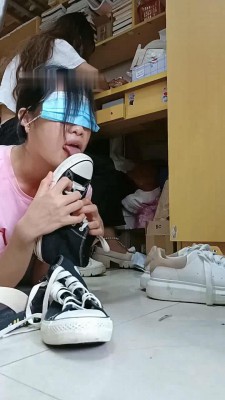 图片[1]_【爱可呀】带学姐去素人寝室伺候/跪拜清理各种鞋 bf32927_HD绳艺资源