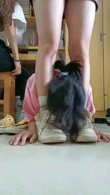 图片[1]_【爱可呀】带学姐去素人寝室伺候/跪拜清理各种鞋 bf32927_HD绳艺资源