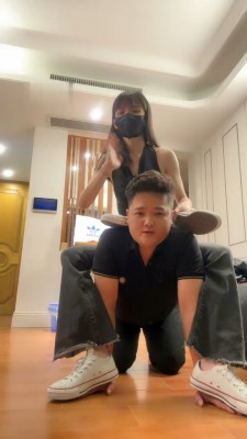 图片[1]_【高难度挑战美学】鞋底耳光/电棍虐打/转胯/全体重踩/白袜脚喂食 bf34194_HD绳艺资源