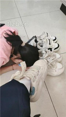 图片[1]_【爱可呀】学姐舌头清洗各种鞋/脚喂食踩舌【完整版】 bf34171_HD绳艺资源