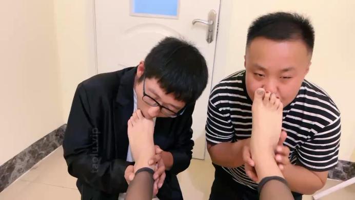 【孤傲女帝】双奴-舔脚/奴下奴抽耳光/sp/口水深喉/圣水_HD绳艺资源