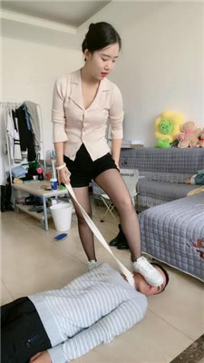 图片[19]_【嘉文】长靴重度踢踹/人体烟灰缸/耳光_HD绳艺资源