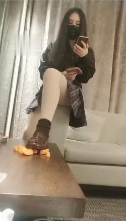 图片[1]_维因 喂食烟灰缸艺术圣水SP踢裆_HD绳艺资源