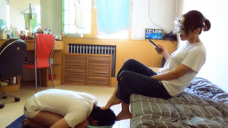 图片[2]_098【小莜】喂食脚皮脚趾甲洗脚水-人体垃圾桶系列TSIRNH_HD绳艺资源