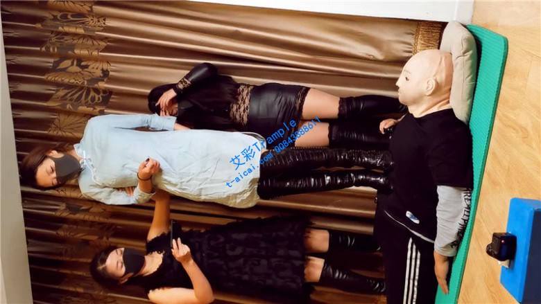 18692 人皮地毯I 三S长靴全体重丝袜踩头_HD绳艺资源