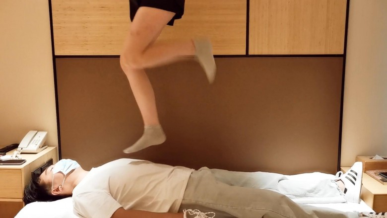 图片[9]_532【小彤工作室】舞蹈老师在毯子身上跳舞 YC-200818-5_HD绳艺资源