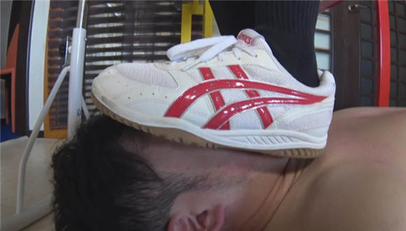 图片[1]_1283【日本足踩馆系列】【1080P】足彩馆BW7美女原味运动鞋长筒袜残忍踩踏深喉_HD绳艺资源