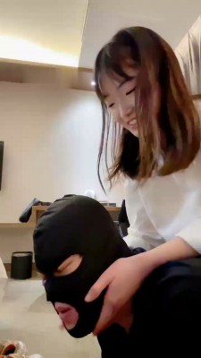 图片[3]_【小妈】喝圣水/裸足踩踏/闻棉袜/骑马吃口水_HD绳艺资源