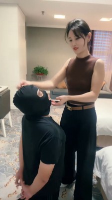 【孤傲女帝】重度耳光/转胯羞辱/艺术骑马/吐金求饶_HD绳艺资源