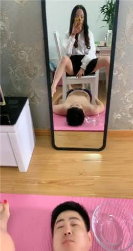 咩咩祖 笼子滴蜡舔足_HD绳艺资源