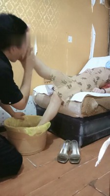 图片[5]_【刘二狗】开发技师成功-喝洗脚水/虐乳/揪耳朵舔鞋底_HD绳艺资源