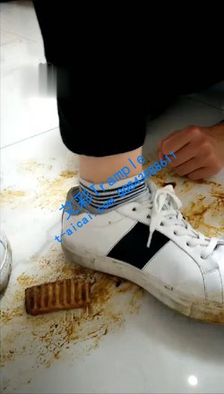 图片[1]_洛洛S 脚喂食大合集_HD绳艺资源