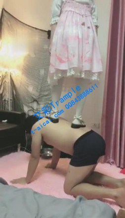 图片[1]_【萝莉公主糖糖】小萝莉引诱已婚老狗喝圣水_HD绳艺资源