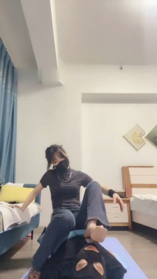 图片[4]_【不期而遇】高跟凉鞋踩狗舌/清理鞋底/抽耳光_HD绳艺资源