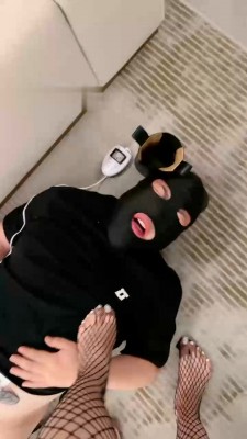 图片[2]_【玥樾】黑靴网袜踩虐训练【下】_HD绳艺资源