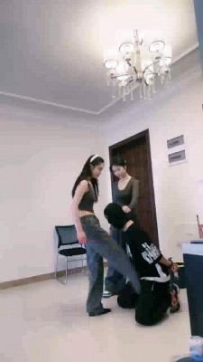 图片[10]_【宸宸】带素人入圈-反绑群殴-耳光虐乳/踢裆暴踹【完整版】_HD绳艺资源