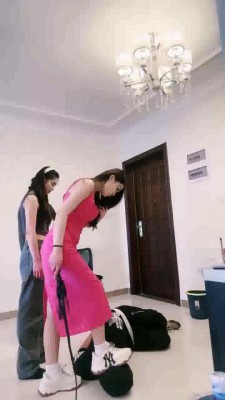 图片[12]_【宸宸】带素人入圈-反绑群殴-耳光虐乳/踢裆暴踹【完整版】_HD绳艺资源