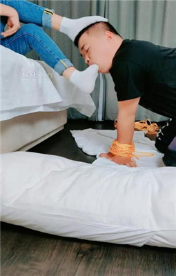 图片[13]_【萌宝儿】掐乳/帆布鞋白棉袜踩踏/深喉_HD绳艺资源