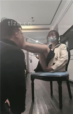 图片[18]_【可爱鬼】JK学生主-皮鞋白袜-踩踏闻舔/头顶鞋/喝厕所水_HD绳艺资源