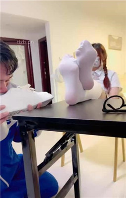 图片[10]_【雯雯】骚货同学闻同班女同学的臭袜子_HD绳艺资源