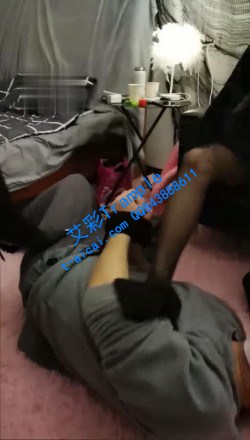 图片[1]_【糖糖S】3S:小萝莉将色狼锁厕所，成三姐妹马桶【双视角】_HD绳艺资源