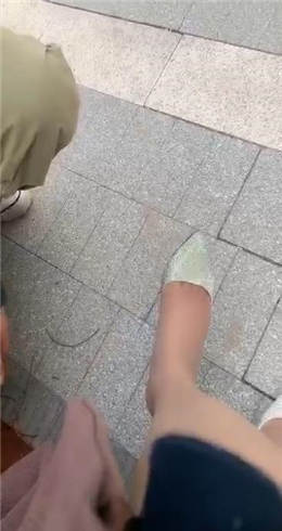 图片[1]_悠然 公园遛狗_HD绳艺资源