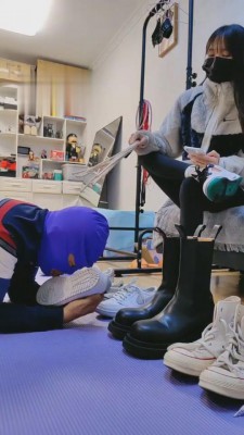 图片[1]_【高难度挑战美学】舔鞋盛宴-脚耳光强迫喂食_HD绳艺资源